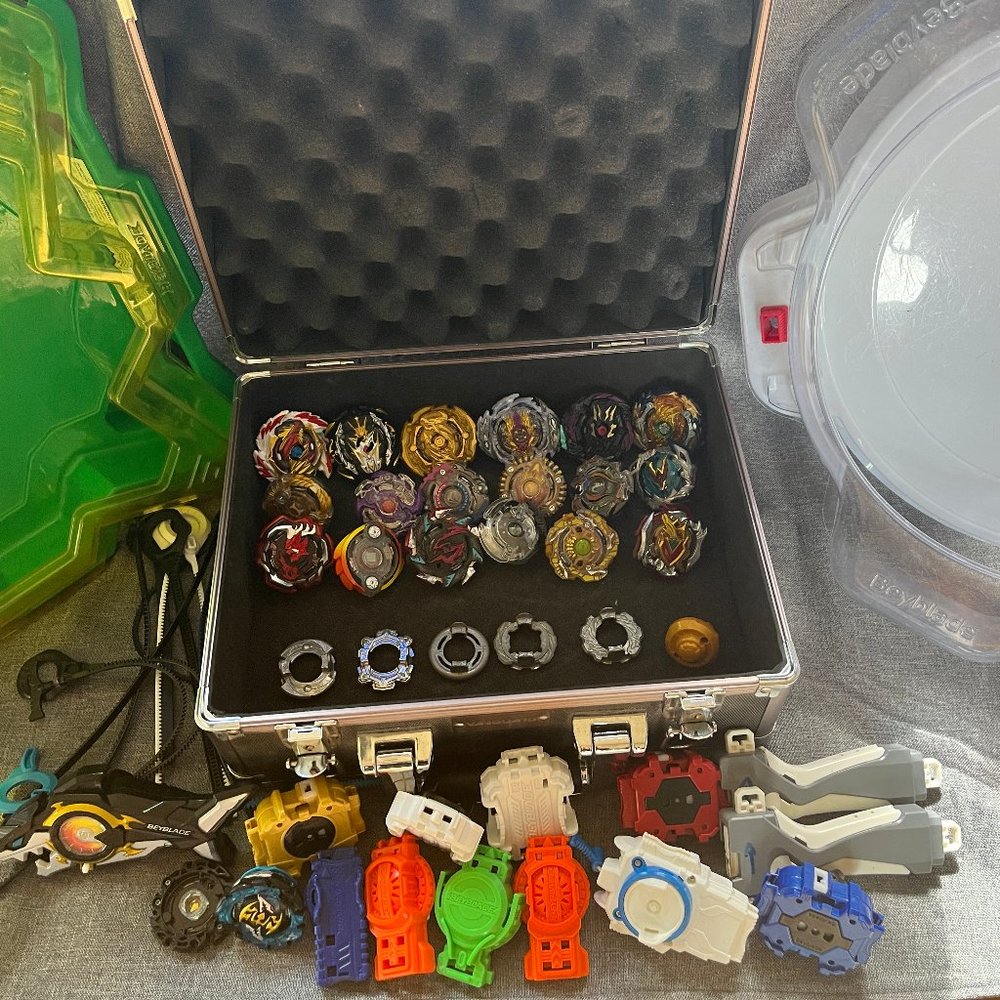 Beyblades Set & Carrying Case